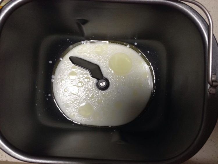 鲜虾火腿披萨步骤2