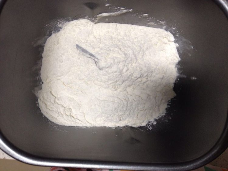 鲜虾火腿披萨步骤3