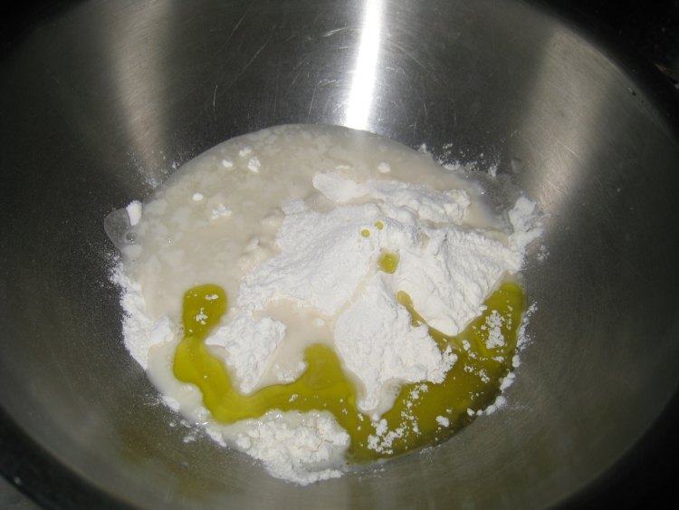甜虾彩椒脆底小披萨步骤1