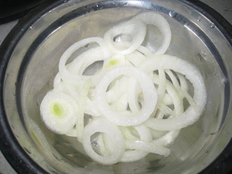 甜虾彩椒脆底小披萨步骤3