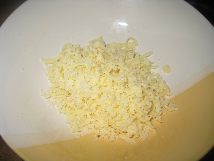 甜虾彩椒脆底小披萨步骤6