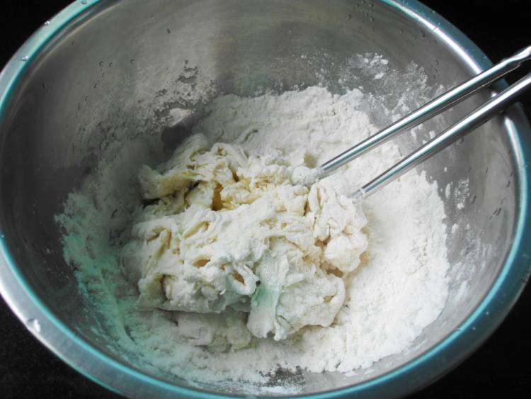 黑椒牛肉脆披萨步骤1