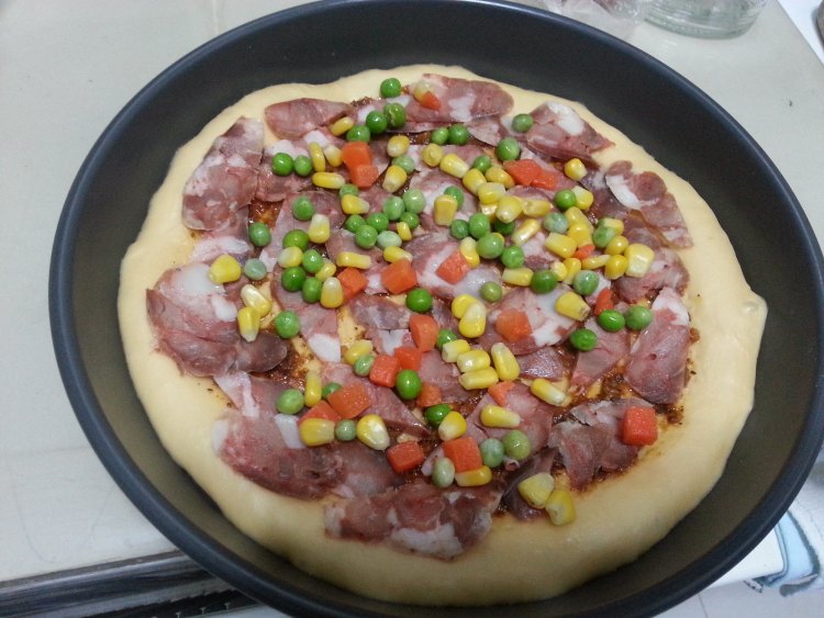 腊肠时蔬披萨步骤7
