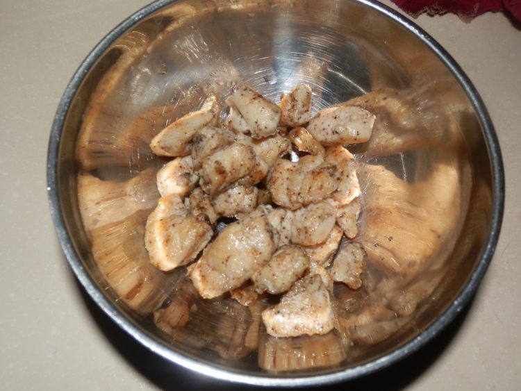黑椒鸡肉披萨步骤3