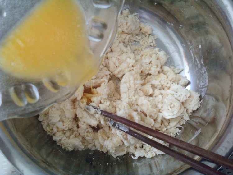 虾仁火腿披萨步骤2