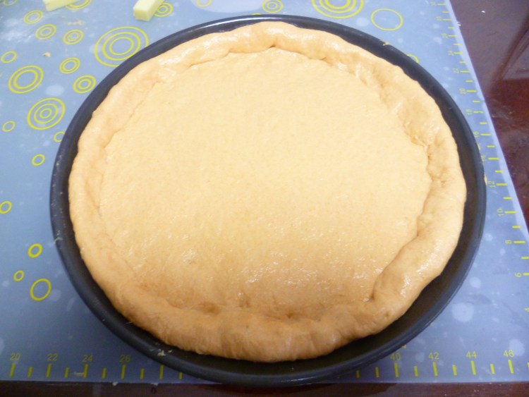 黄金饼底培根牛肉披萨步骤4