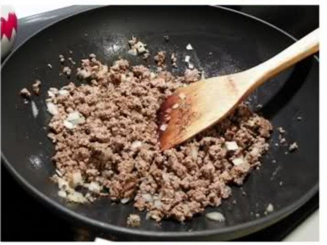 牛肉香肠比萨步骤3