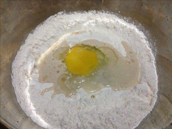 香辣培根金枪鱼披萨步骤3