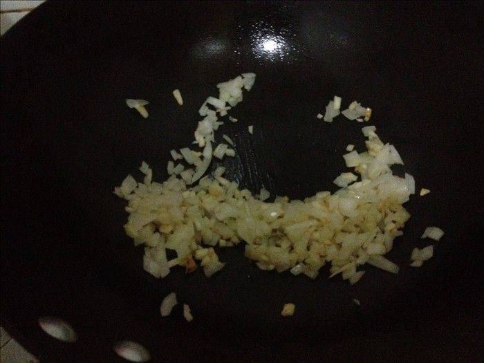 香辣培根金枪鱼披萨步骤7