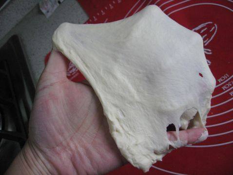 烤圆茄肉酱披萨步骤1