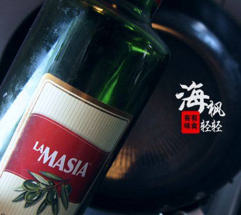 培根虾仁多彩椒披萨步骤4