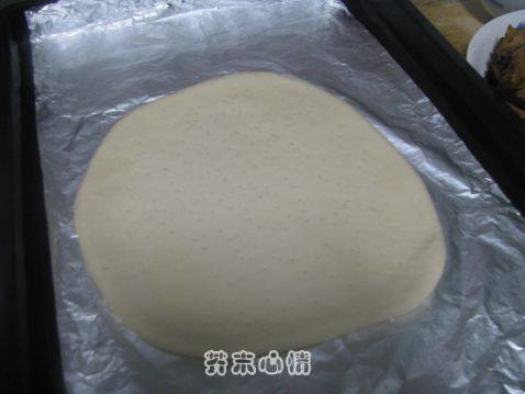 三色彩椒金枪鱼比萨步骤9