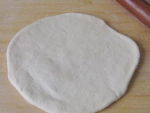 鲜虾里脊肉披萨步骤4