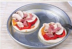 袖珍版小披萨步骤5