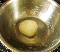 蜜汁叉烧鸡肉PIZZA步骤1