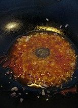火腿香肠脆皮披萨步骤12