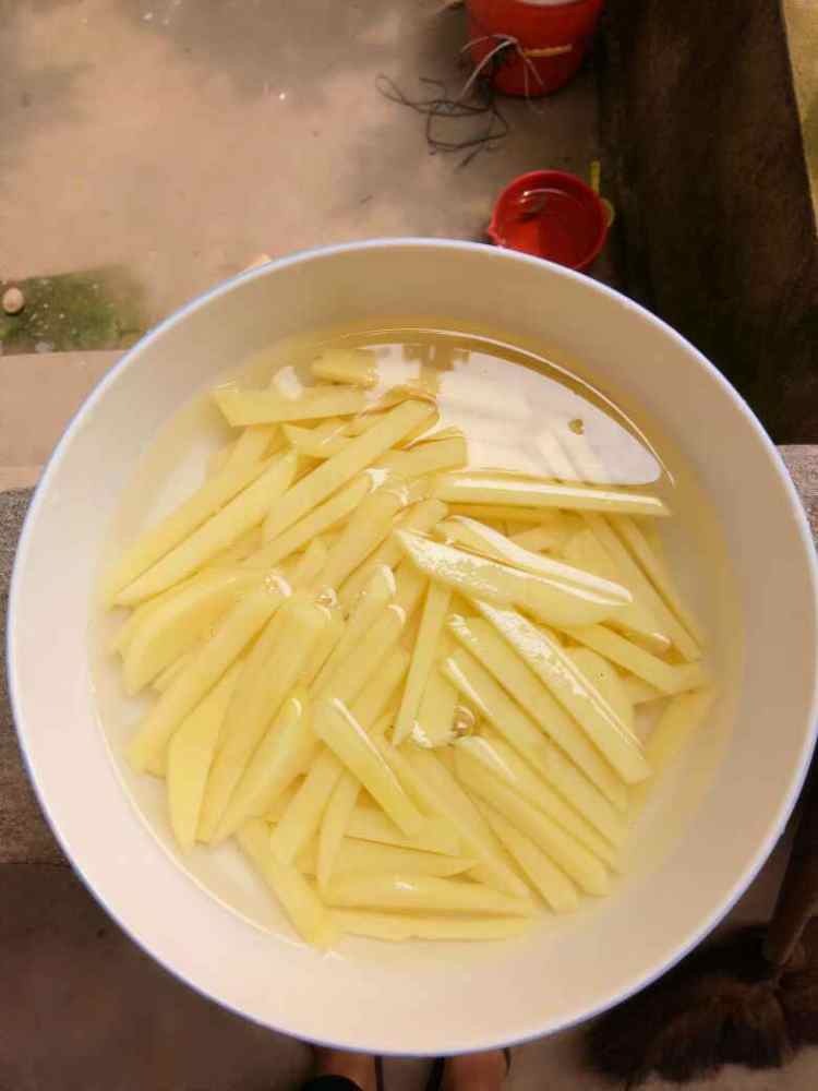 自制炸薯条步骤4