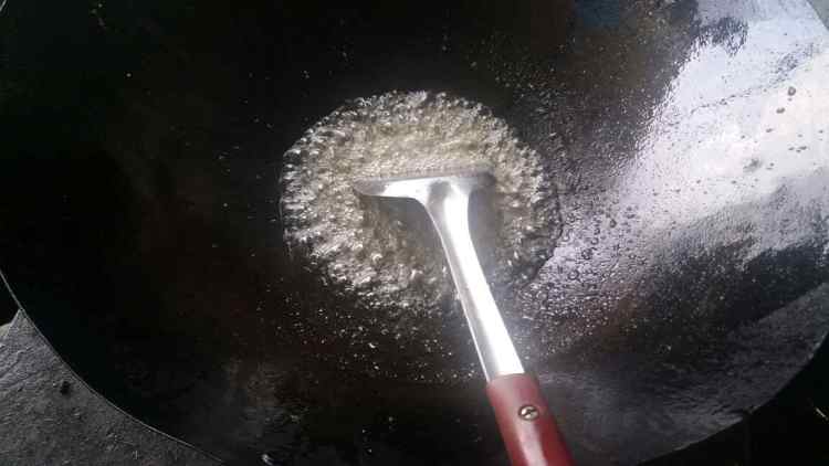 翻炒番薯步骤6