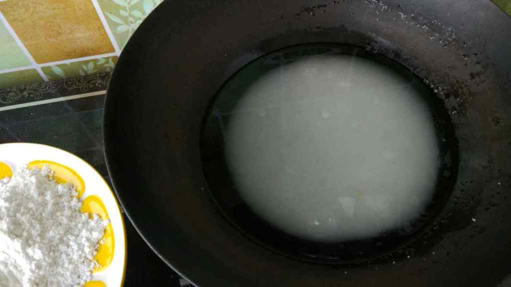 自制酥脆挂霜花生米步骤4