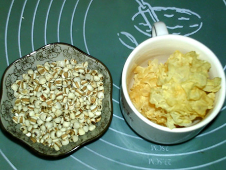 薏米银耳汤步骤1