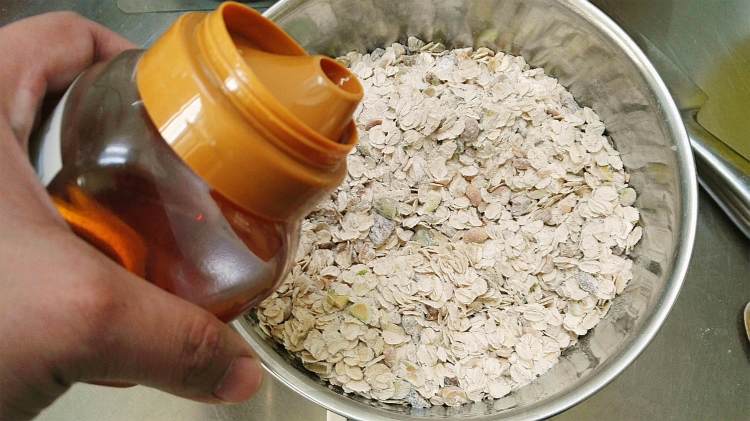 自制谷物能量棒步骤6