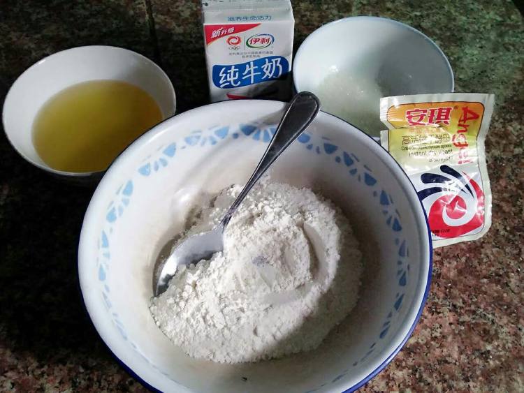 红糖锅盔步骤1