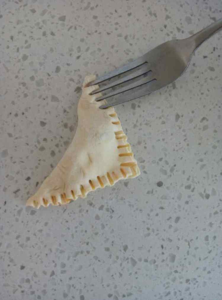 蜜汁叉烧酥步骤8