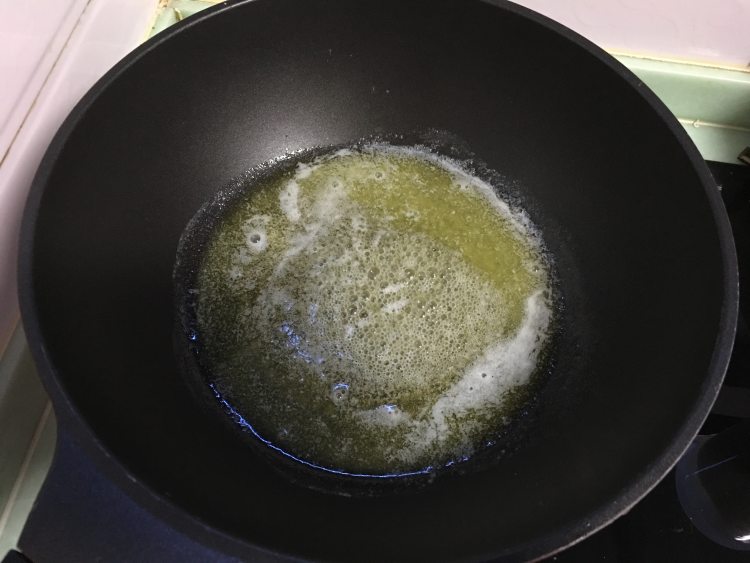 核桃芝麻蔓越莓牛轧糖步骤2