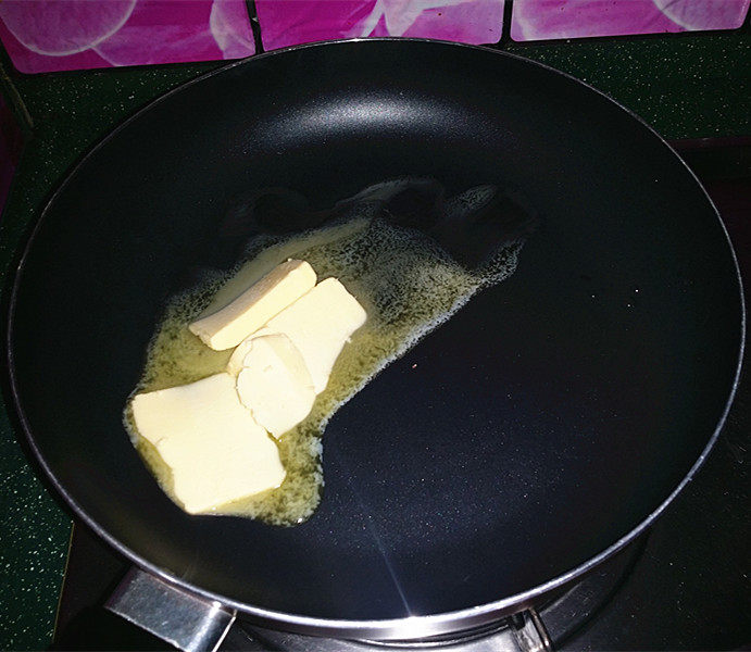 椰粉蔓越莓牛轧糖步骤4