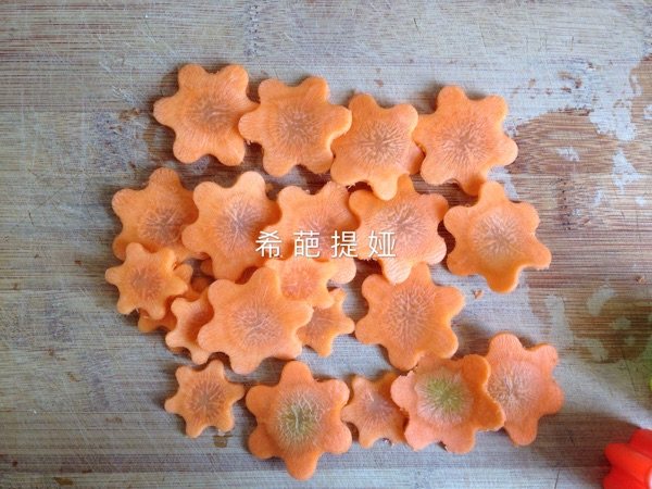 炸胡萝卜脆片步骤4