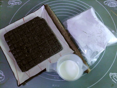 牛奶山药芝麻汤圆步骤1