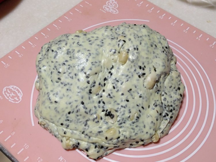 花生黑芝麻牛轧糖步骤10