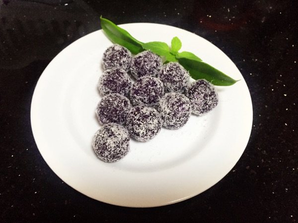 椰蓉紫薯球#甜蜜之家步骤7