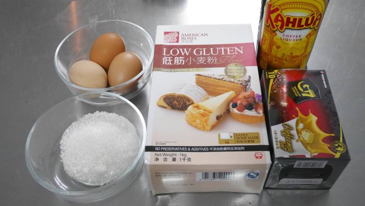 圣诞装饰咖啡力娇酒蛋步骤1