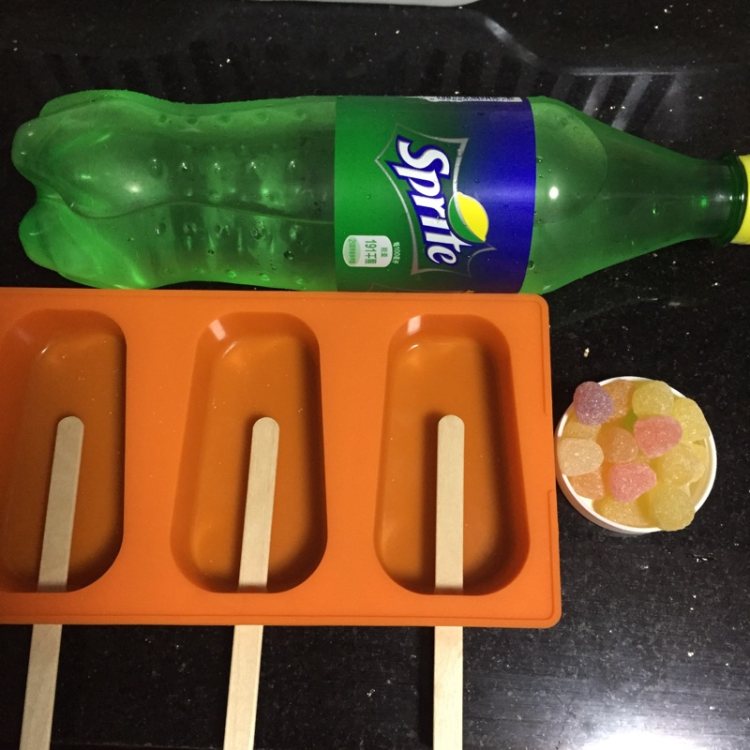 彩虹雪碧冰棍步骤1