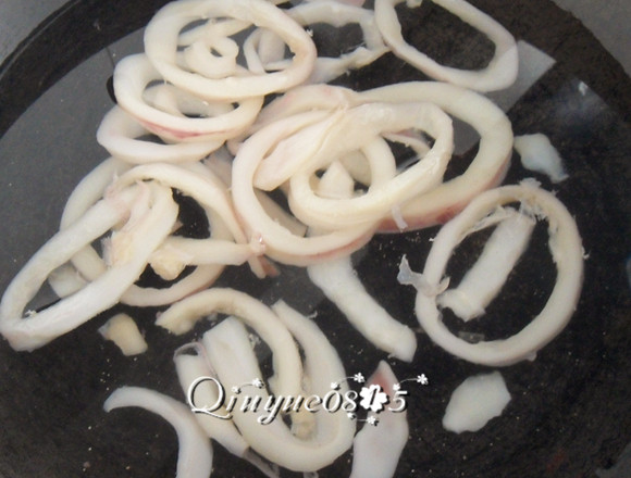 燕麦片裹炸鱿鱼圈步骤3