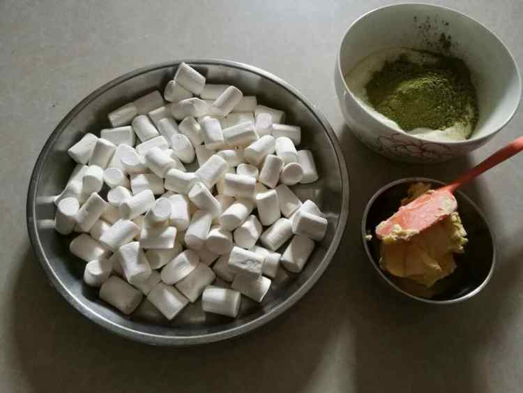 抹茶牛轧糖步骤1