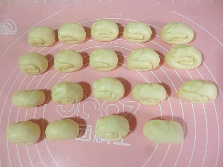自制老婆饼步骤12