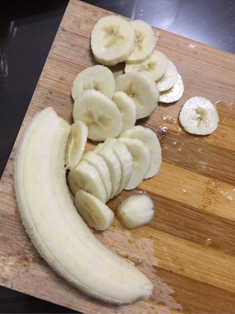 香蕉干（烘干机版）步骤2