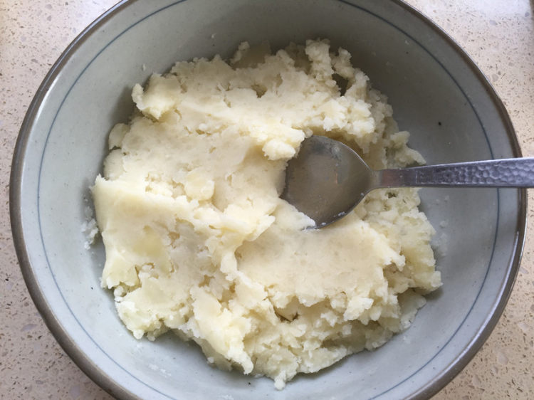 彩蔬火腿沙拉土豆泥步骤6