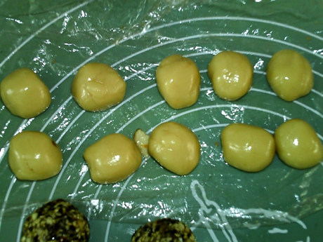 广式果干五仁月饼步骤15