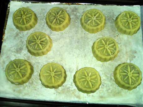 广式核桃豆沙月饼步骤18