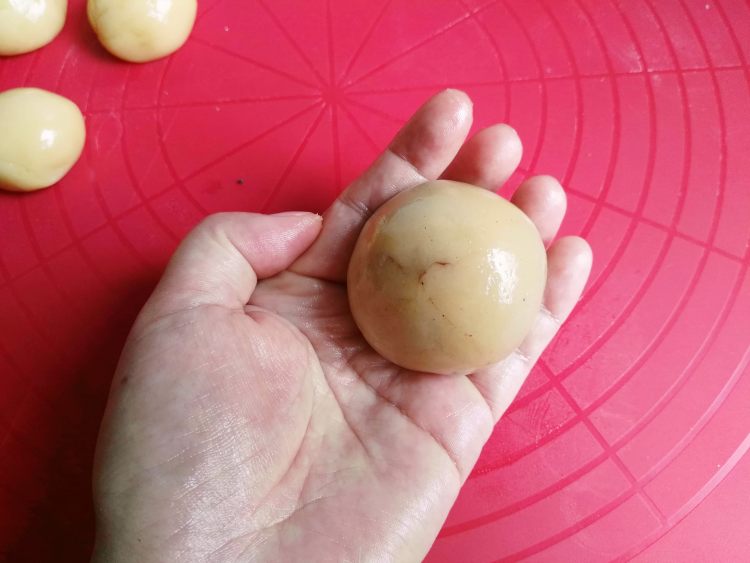 桂花豆沙月饼步骤11