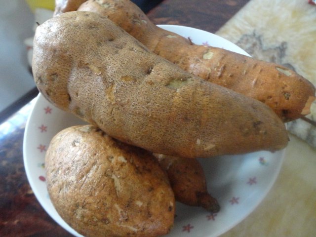 烤箱烤红薯步骤1