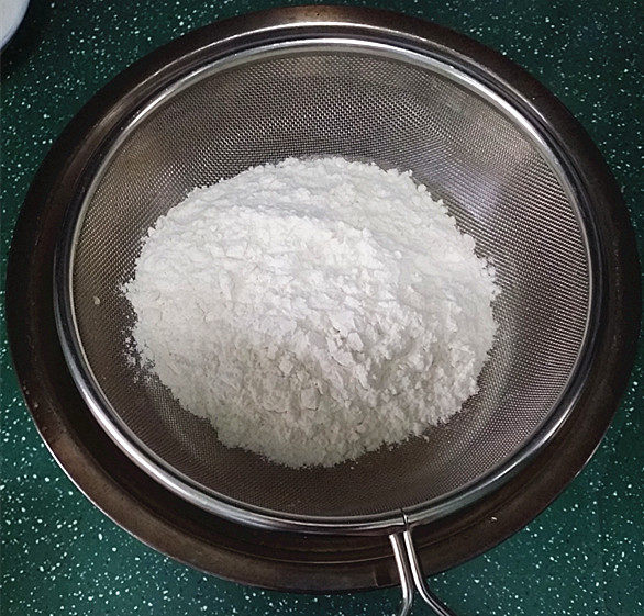 黑芝麻香酥蛋卷步骤4