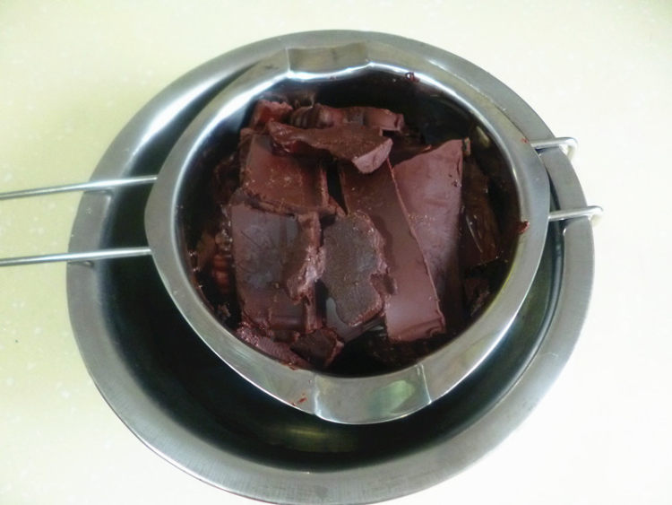 山核桃仁巧克力小饼干步骤1