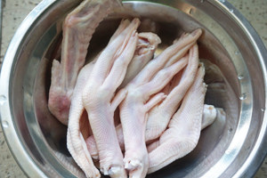 柠檬酸辣泡掌翼步骤1