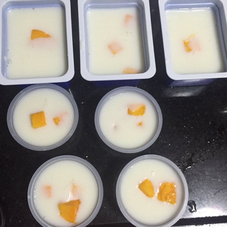 芒果奶冻步骤6