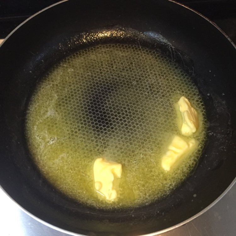 蔓越莓核桃花生牛轧糖步骤2