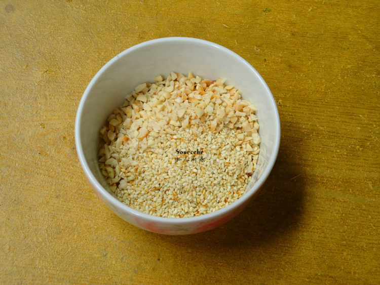 粽子花生球步骤1